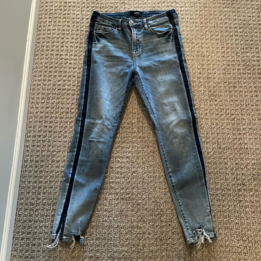 Vervet Jean. Size 28. Ankle skinny fit.